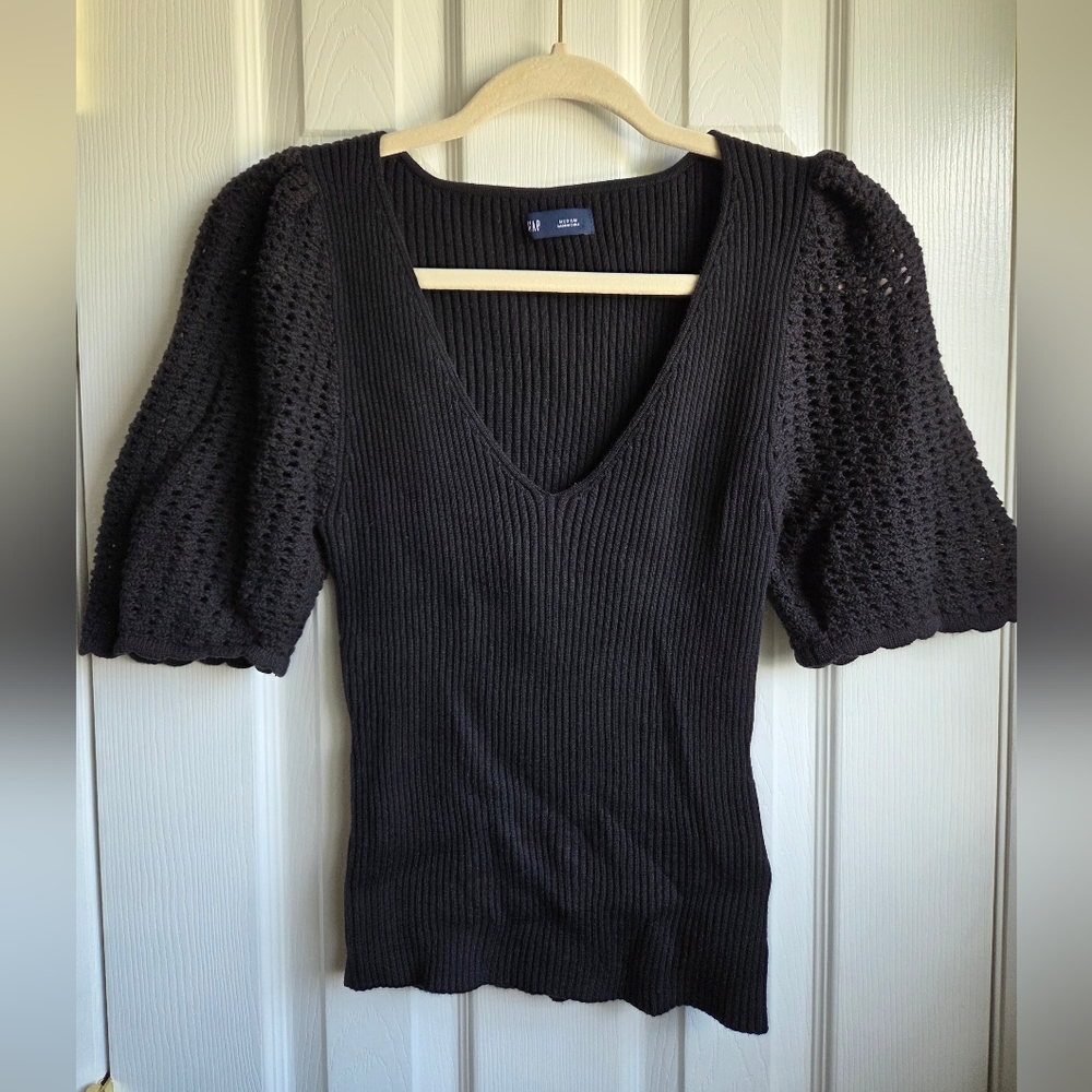 GAP Black V-Neck Puff Sleeve Sweater